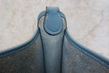 画像をギャラリービューアに読み込む, HERMES／エルメス ヴェスパPM トリヨンクレマンス ブルージーン ショルダーバッグ 800010048
