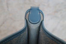 画像をギャラリービューアに読み込む, HERMES／エルメス ヴェスパPM トリヨンクレマンス ブルージーン ショルダーバッグ 800010048
