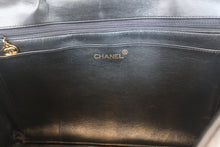 Load image into Gallery viewer, CHANEL Medium Matelasse single flap double chain shoulder bag Lambskin Black/Gold hadware Shoulder bag 800020161
