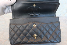 画像をギャラリービューアに読み込む, CHANEL/シャネル マトラッセＷフラップＷチェーンショルダーバッグ キャビアスキン ブラック/ゴールド金具 ショルダーバッグ 700080073

