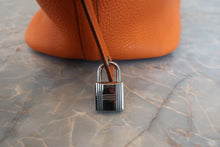 画像をギャラリービューアに読み込む, HERMES／エルメス ピコタンロックＭＭ トリヨンクレマンス オレンジ □O刻印 ハンドバッグ 600120186
