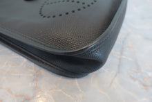 Load image into Gallery viewer, HERMES  EVELYNE TPM Epsom leather Black A Engraving Shoulder bag 800080040
