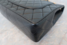 Load image into Gallery viewer, CHANEL Medium Matelasse single flap chain shoulder bag Lambskin Black/Gold hadware Shoulder bag 600040135
