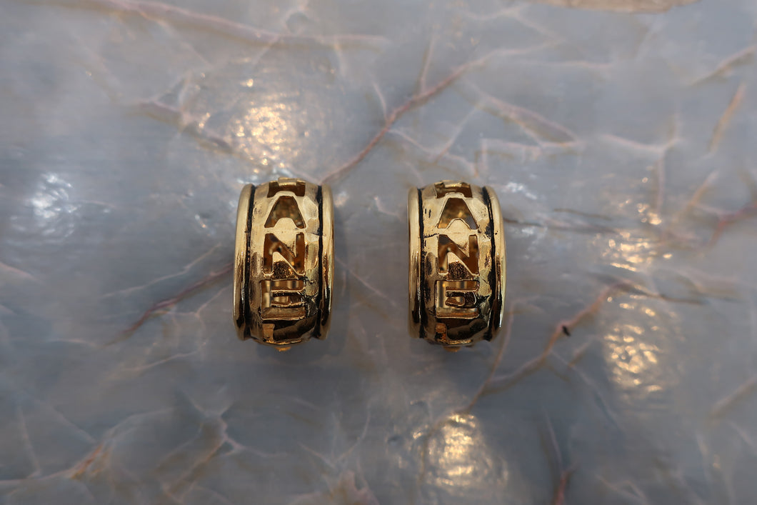 CHANEL/香奈儿  logo 耳夹 镀金 Gold(金色) 耳夹 700040091