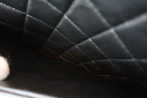 CHANEL Medium Matelasse single flap chain shoulder bag Lambskin Black/Gold hadware Shoulder bag 600040135