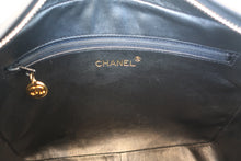 画像をギャラリービューアに読み込む, CHANEL/シャネル ココマークチェーンショルダーバッグ キャビアスキン ブラック/ゴールド金具 ショルダーバッグ 700080105
