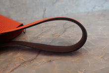 Load image into Gallery viewer, HERMES PICOTIN LOCK Eclat MM Clemence leather/Swift leather Orange poppy/Bordeaux A Engraving Hand bag 700100216
