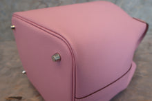 Load image into Gallery viewer, HERMES PICOTIN LOCK MM Tressage Epsom leather Mauve sylvestre/Rouge H/Jaune de naples D Engraving Hand bag 700100211
