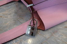 Load image into Gallery viewer, HERMES PICOTIN LOCK MM Tressage Epsom leather Mauve sylvestre/Rouge H/Jaune de naples D Engraving Hand bag 700100211
