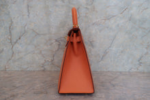Load image into Gallery viewer, HERMES KELLY 28 Epsom leather Mango □P Engraving Shoulder bag 700120070
