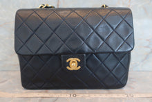 Load image into Gallery viewer, CHANEL Mini matelasse chain shoulder bag Lambskin Navy/Gold hadware Shoulder bag 600090089
