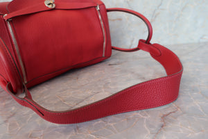HERMES／エルメス リンディ34 トリヨンクレマンス ルージュカザック □Q刻印 ショルダーバッグ 700090167