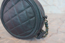 Load image into Gallery viewer, CHANEL Matelasse round chain shoulder bag Caviar skin Green/Rainbow hadware Shoulder bag 800050119
