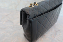 将图片加载到图库查看器，CHANEL/香奈儿 CF 单盖 链条包 羊皮 Black/Navy/Gold hadware(黑色/藏蓝色/金色金属) 肩背包 600040134
