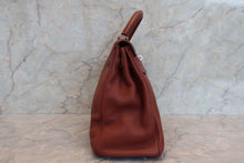 将图片加载到图库查看器，HERMES KELLY 32 Clemence leather Sienne □M刻印 Hand bag 700100177
