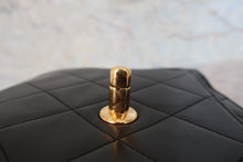 画像をギャラリービューアに読み込む, CHANEL/シャネル マトラッセチェーンショルダーバッグ ラムスキン ブラック/ゴールド金具 ショルダーバッグ 800080166
