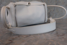 将图片加载到图库查看器，HERMES LINDY 34 Clemence leather White □O刻印 Shoulder bag 600080104
