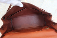 将图片加载到图库查看器，HERMES KELLY 32 Clemence leather Sienne □M刻印 Hand bag 700100177
