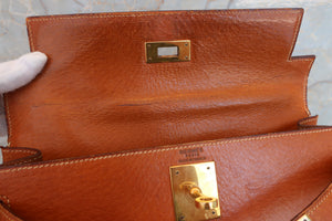 HERMES KELLY 28 Pigskin Gold 〇J Engraving Hand bag 500100287