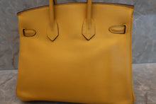 Load image into Gallery viewer, HERMES BIRKIN 25 Swift leather Soleil □M Engraving Hand bag 500110115
