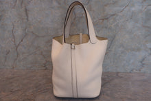 Load image into Gallery viewer, HERMES／エルメス ピコタンロックＭＭ トリヨンクレマンス ナタ Y刻印 ハンドバッグ 700120085
