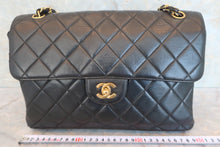 Load image into Gallery viewer, CHANEL Matelasse Double Face chain shoulder bag Lambskin Black/Gold hadware Shoulder bag 600070067
