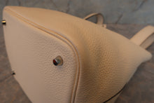 Load image into Gallery viewer, HERMES／エルメス ピコタンロックＭＭ トリヨンクレマンス ナタ Y刻印 ハンドバッグ 700120085
