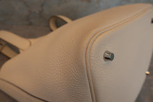 Load image into Gallery viewer, HERMES／エルメス ピコタンロックＭＭ トリヨンクレマンス ナタ Y刻印 ハンドバッグ 700120085
