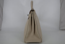 Load image into Gallery viewer, HERMES KELLY 32 Clemence leather Craie A Engraving Hand bag 800100038
