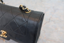 将图片加载到图库查看器，CHANEL/香奈儿 迷你CF 链条包 羊皮 Black/Gold hadware(黑色/金色金属) 肩背包 800050064
