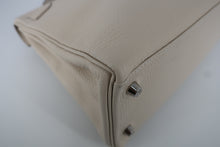 Load image into Gallery viewer, HERMES KELLY 32 Clemence leather Craie A Engraving Hand bag 800100038
