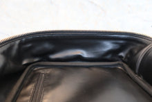 将图片加载到图库查看器，CHANEL/香奈儿 经典双C 化妆包 羊皮 Black/Gold hadware(黑色/金色金属) 化妆包 800030191
