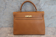 Load image into Gallery viewer, HERMES KELLY 35 Ardennes leather Natural 〇Y Engraving Hand bag 600080130
