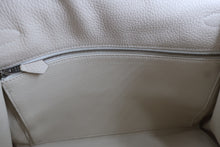 Load image into Gallery viewer, HERMES KELLY 32 Clemence leather Craie A Engraving Hand bag 800100038
