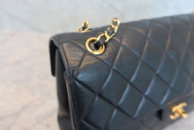 Load image into Gallery viewer, CHANEL Matelasse Double Face shoulder bag Lambskin Black/Gold hadware Shoulder bag 800030197
