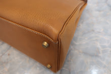 Load image into Gallery viewer, HERMES KELLY 35 Ardennes leather Natural 〇Y Engraving Hand bag 600080130
