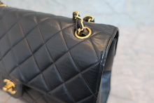 Load image into Gallery viewer, CHANEL Matelasse Double Face shoulder bag Lambskin Black/Gold hadware Shoulder bag 800030197
