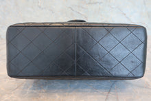 Load image into Gallery viewer, CHANEL Matelasse Double Face shoulder bag Lambskin Black/Gold hadware Shoulder bag 800030197
