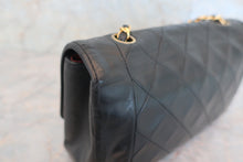 Load image into Gallery viewer, CHANEL Diana matelasse chain shoulder bag Lambskin Black/Gold hadware Shoulder bag 600040122

