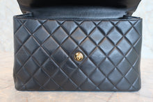 Load image into Gallery viewer, CHANEL Matelasse Double Face shoulder bag Lambskin Black/Gold hadware Shoulder bag 800030197
