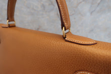 Load image into Gallery viewer, HERMES KELLY 35 Ardennes leather Natural 〇Y Engraving Hand bag 600080130
