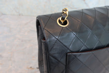 Load image into Gallery viewer, CHANEL Matelasse chain shoulder bag Lambskin Black/Gold hadware Shoulder bag 800050091
