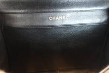 Load image into Gallery viewer, CHANEL Matelasse Double Face shoulder bag Lambskin Black/Gold hadware Shoulder bag 800030197
