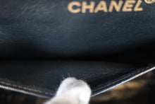 Load image into Gallery viewer, CHANEL Matelasse Double Face shoulder bag Lambskin Black/Gold hadware Shoulder bag 800030197
