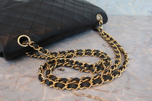 Load image into Gallery viewer, CHANEL Matelasse chain shoulder bag Lambskin Black/Gold hadware Shoulder bag 800050091
