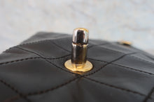 Load image into Gallery viewer, CHANEL Matelasse chain shoulder bag Lambskin Black/Gold hadware Shoulder bag 800050091
