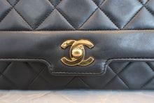 Load image into Gallery viewer, CHANEL Matelasse chain shoulder bag Lambskin Black/Gold hadware Shoulder bag 600100236
