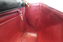 Load image into Gallery viewer, CHANEL Diana matelasse chain shoulder bag Lambskin Black/Gold hadware Shoulder bag 600040122
