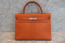 Load image into Gallery viewer, HERMES KELLY 35 Chevre myzore goatskim Orange □H Engraving Shoulder bag 600080135
