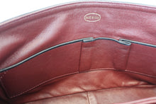 Load image into Gallery viewer, CHANEL Matelasse chain shoulder bag Lambskin Black/Gold hadware Shoulder bag 800050091
